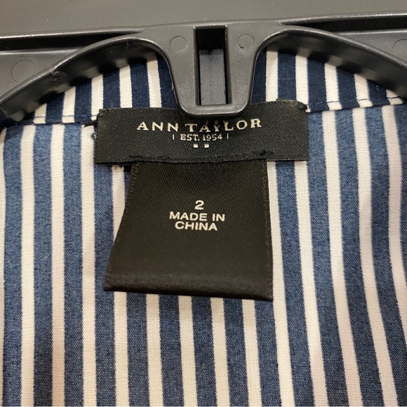 Ann Taylor Womens Shirt 2 Black White Striped Sleeveless Cowl Neck Back Tie - Picture 2 of 4